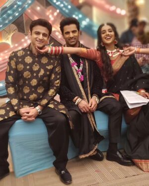 Romit Raj Instagram - Favourite Pictures ❤️ ✨️🤗 
#BaateinKuchAnkaheeSi #RomiitRaaj #mohitmalik #sayalisalunkhe #starplus
#picturesoftheday #behindthescenes #goodtimes #actorslife #Actor