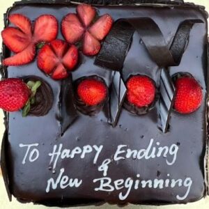 Romit Raj Instagram - Beautiful Surprise by Tina & Reha on sets today,loved the Chocolate Strawberry Cake ❤️ Tina My Love you are so right when you said "To Happy Ending & New Beginnings" Xoxoxoxoxoxo