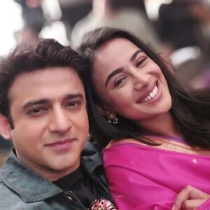 Romit Raj Instagram - Smile Says it All ❤️🤗 
#friends #smile #GoodVibes #RomiitRaaj #sayalisalunkhe #BaateinKuchAnkaheeSi #dkp #starplus #Actors
