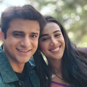 Romit Raj Instagram - Smile Says it All ❤️🤗 
#friends #smile #GoodVibes #RomiitRaaj #sayalisalunkhe #BaateinKuchAnkaheeSi #dkp #starplus #Actors