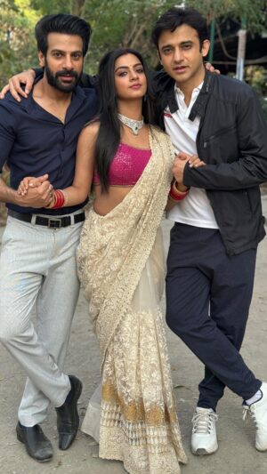 Romit Raj Instagram - Kawaaron ko satayegi raani🤪♥️
Par aakhir jaayegi kiske paas raani? 
.
#baateinkuchankaheesi #starplus #reelitfeelit