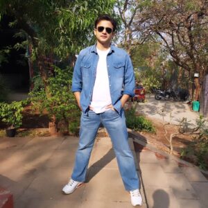 Romit Raj Instagram - Cool Blue 💙 
#RomiitRaaj #denims #diesel #fashionstyle #artist #fashion #casual #cool #goodvibes