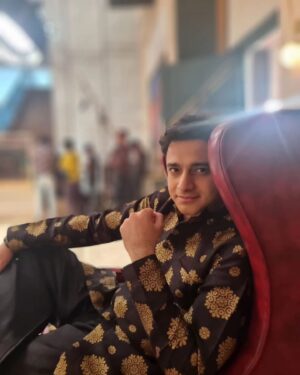 Romit Raj Instagram - Favourite Pictures ❤️ ✨️🤗 
#BaateinKuchAnkaheeSi #RomiitRaaj #mohitmalik #sayalisalunkhe #starplus
#picturesoftheday #behindthescenes #goodtimes #actorslife #Actor