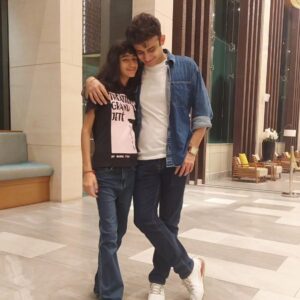 Romit Raj Instagram - "Best Father in the World"-Reha 
#fathersday #father #fatherdaughter #RomiitRaaj #RehStories