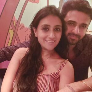 Romit Raj Instagram - My Heart Belongs To You ❤️ ♾️ 🤗 
Mi corazón te pertenece ❤️ 
#happyanniversary #RomiTina