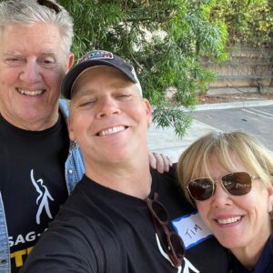 Romy Rosemont Instagram - CAN’T QUIT NOW! WON’T QUIT NOW!  So good running into @smmcmurray1 & @thetimgriffin  at WB. @sagaftra
