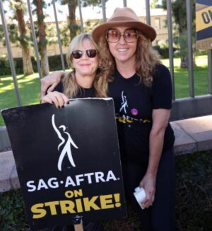 Romy Rosemont Instagram - Could not love this woman more!! @therealbrookesmith