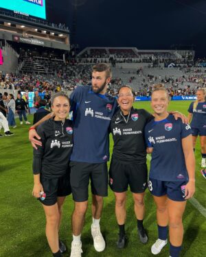 Ronald Gladden Instagram - Thank you so much @sandiegowavefc for having me be the wave maker. Was great to watch the win, bang the drum, and the puppies at the end 😍