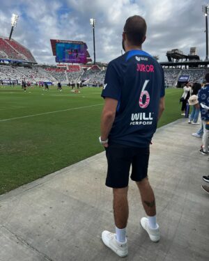 Ronald Gladden Instagram - Thank you so much @sandiegowavefc for having me be the wave maker. Was great to watch the win, bang the drum, and the puppies at the end 😍