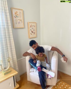 Ronaldo Moura Instagram - Muito amor envolvido 🤎🥰

#publicidade #ator