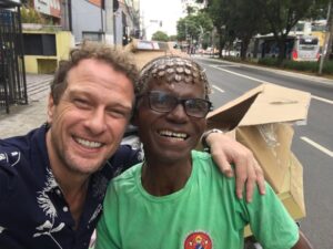Ronaldo Oliva Instagram - Eu é que sou fã dessa mulher guerreira, que assim como vários anônimos da nossa cidade fazem a diferença na coleta seletiva! .
.
.
.
.
.
.
.
#coleta #lixo #reciclável #mulheres #feminismo #força #guerreira #mulher #cidade #fantástica #alegre #perseverança #sorriso #vencer #luta #trabalho #honestidade #verdade #gratidão #respeito #diferenças #fé #gente  #pessoas