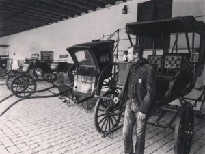Ronaldo Oliva Instagram - Todo lugar tem sua história e eu sou completamente apaixonado pela cultura local! Fomos bem recebidos na vinícola da família Undurraga, que passou por 2 grandes terremotos no Chile e conseguiu se reerguer! 
Quer saber mais ? Visite o Chile 🇨🇱 Acesse @tudoparasuaviagem.br 
E fique por dentro de dicas de viagens para o Chile e outros lugares ! 
Foto @kecikoga .
.
.
.
.
.
.
.
.
.
.
. .
.
#tudoparasuaviagem #lugaresecomidinhas #viagem #viagemeturismo #turismo #revistaviajar #revistaqualviagem #bbctravel #natgeotravel #ferias #feriado #fimdesemana #chile #cultura #history #historia #maipu #antigo #falandodeviagem #euvounajanela #destinocerto #foto #fotografia #apaixonadosporviagens #viajantes #kecikoga