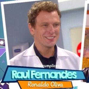 Ronaldo Oliva Instagram - De olho na tela do SBT! Daqui a pouquinho mais um capítulo de Cúmplices de um resgate! Dr. Raul com a Isa no hospital! 
#cumplicesdeumresgate #sbt #sbtcompartilhe #c1r #novela #sbtnovelas #atores #actor #tbt