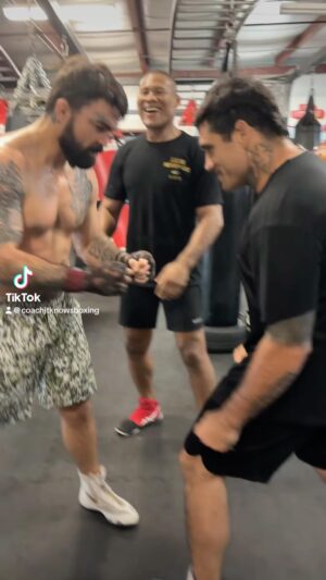 Ronaldo Souza Instagram - @ronaldojacare @diego_romo92 BODY SHOTS #boxing #bodyshots #work #wow #whowon #reels #trending