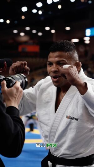 Ronaldo Souza Instagram - @bibianofernandes deu show aqui no PAN 2024 🇺🇸🥇

🥋 @ronaldojacare @lucaspinheirobjj 
🏆 @ibjjf 

🎥 @bjjpix 
📚 @seda.college 
🥋 cupom @voukbrasil BJJPIX10
