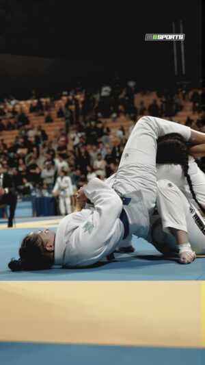 Ronaldo Souza Instagram - @dudagraciebjj conquista o mundial 2024 da @ibjjf e realiza o sonho de ser campeã na tradicional Pyramid na Califórnia.

🎥: @m8sportsoficial 

#ibjjf #pyramid #longbeach #world #jacaremartialarts