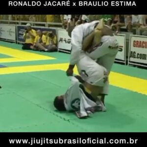 Ronaldo Souza Instagram - LUTA DE LENDAS 

Semifinal absoluto do MUNDIAL @ibjjf 2005

@RonaldoJacare x @BraulioEstima 

#jiujitsubrasiloficial #jiujitsu #bjj #legendmatch