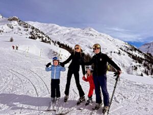 Ronan Keating Instagram - Feeling very lucky after another incredible trip to Val Disere. Massive thank you to Richard and Graham and all the team @hiphideouts much needed time with friends and family. ❤️