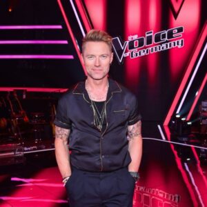 Ronan Keating Instagram - To everyone that watched and enjoyed @thevoiceofgermany last season thank you. Just wanted to let you all know that I won’t be returning for the 2024 season but will be touring across Germany this year instead (!) plus focusing on new music too 🎵 So it’s an exciting year ahead and I’ll be spending plenty of time back in Europe which I can’t wait to do. Join me on the road somewhere! 

I love being part of #TheVoice family worldwide it’s something I hold very close to my heart. 

PS: To my friends in Asia, I’m heading your way too