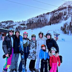 Ronan Keating Instagram - Feeling very lucky after another incredible trip to Val Disere. Massive thank you to Richard and Graham and all the team @hiphideouts much needed time with friends and family. ❤️