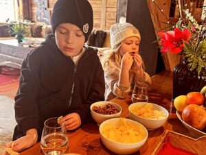 Ronan Keating Instagram - Feeling very lucky after another incredible trip to Val Disere. Massive thank you to Richard and Graham and all the team @hiphideouts much needed time with friends and family. ❤️