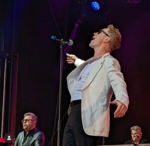 Ronan Keating Instagram - Thank you Freiburg what a beautiful audience in the coolest of settings. The German shows are well and truly underway and giving me all that I need. Grateful beyond belief. 🙏