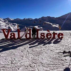 Ronan Keating Instagram - Feeling very lucky after another incredible trip to Val Disere. Massive thank you to Richard and Graham and all the team @hiphideouts much needed time with friends and family. ❤️