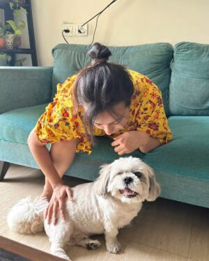 Ronjini Chakraborty Instagram - Cosy conversations and comfort food 😍 Saturday afternoon was indeed a Good Afternoon with @riddhima_paul @potolbabu_shihtzu 😘😘😘

❤️🌻🌈🎈🥣🐕