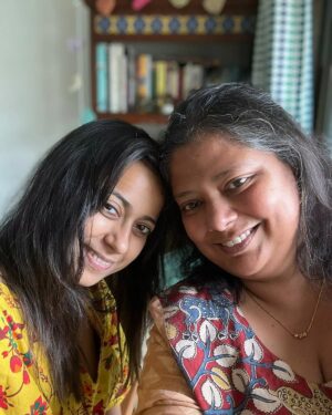 Ronjini Chakraborty Instagram - Cosy conversations and comfort food 😍 Saturday afternoon was indeed a Good Afternoon with @riddhima_paul @potolbabu_shihtzu 😘😘😘

❤️🌻🌈🎈🥣🐕