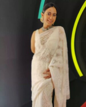 Ronjini Chakraborty Instagram - It's probably not just what you wear but what you feel when you wear it .And i felt etherial and so happy wearing this beautiful saree last night . Thank you @sayanigupta for putting it all together for me 😘❤️

#aboutlastnight 
#sareelove 
#white 
🕊️