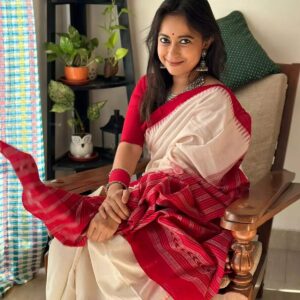 Ronjini Chakraborty Instagram - To new beginnings .. to a wonderful new year ...

Shubho Naboborsho 🌸✨🌻🧿