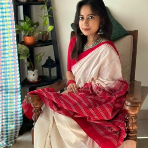 Ronjini Chakraborty Instagram - To new beginnings .. to a wonderful new year ...

Shubho Naboborsho 🌸✨🌻🧿