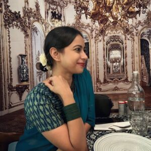Ronjini Chakraborty Instagram - Nobomi evening felt like 💚

#pujo2023♥️ 

Shubho bijoya and a very happy Dussehra 💚🌻