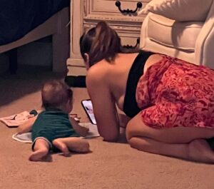 Ronnie Arneill Instagram - My world ❤️

@cassielee #AustinJay 

#familytime #family #son #wife