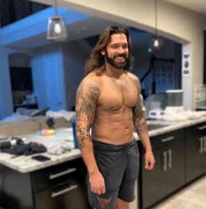 Actor Ronnie Arneill HD Instagram Photos and Wallpapers August 2023