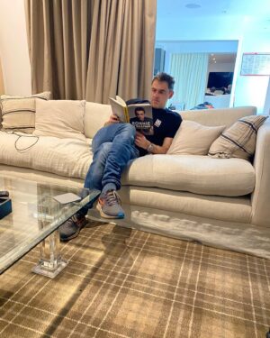 Ronnie O'Sullivan Instagram - MY BOOKS OUT!! Grab a copy today! However…if you don’t like it, fear not. There a number of different uses for it. Swipe to see: 
A) coaster
B) door stop
C) something to send you to sleep

#UNBREAKABLE