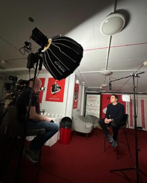 Ronnie O'Sullivan Instagram - Training and media day done. Not long now, looking forward to getting out there!