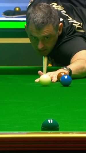 Ronnie O'Sullivan Instagram - Sometimes the best need a bit of luck too 😅🍀

#snooker #RiyadhSeason #ilovesnooker