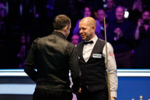 Ronnie O'Sullivan Instagram - A really tough game with Barry! He played well and I should’ve performed better. I was lucky.