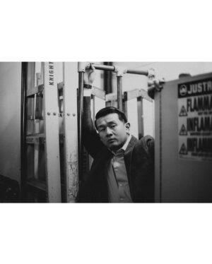 Ronny Chieng Instagram - CHARLOTTE, NORTH CAROLINA! THANK YOU FOR SELLING OUT MY SHOW at Knight Theater @levinecenterforthearts. And thanks to @andreajin and DJ @tonytrimm for being on the show. 📸: @dynesmedia
👔: @latoiacunningham @bonobos 🎨: @igloo.toast.pop