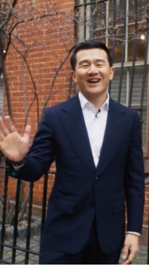 Ronny Chieng Instagram - Join actor and comedian @ronnychieng as he brings us on his favorite spots in the West Village. From middle eastern bites at @balaboostanyc to chatting with owner @chefjihanlee of #BibGourmand @naminori.nyc, Chieng brings lots of laughs to the city that never sleeps.

Shoot credits:
Director: Nolan Zangas @nolanzangas
Camera: Wes Knoll @weskn0ll
Grip / Lighting: Lukas Cardoni @lluk45
Editor: Josef Kovacs @jsfkv
Art Director: David Vo @davidduyvo
Grooming: Kimi Duncan @kimiduncan
Producer: Michelle Ngadino @yes.its.michelle

#MICHELINGUIDE#RonnyChieng#BibGourmand#NewYorkCity#NamiNori
