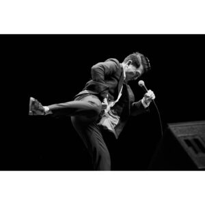 Ronny Chieng Instagram - VANCOUVER! THANK YOU FOR SELLING OUT MY TWO SHOWS @jflvancouver at Queen Elizabeth Theatre! And thanks to @juliekimcomedy, @ivanwdecker and DJ @tonytrimm for being on the show. 
@albespoke 

📸: @sydwonphotography