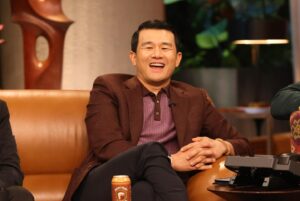 Ronny Chieng Instagram - @johnmulaney Presents: Everybody’s in LA @netflixisajoke with @therealelvira, @sarahkatesilverman, @seguratom, @realrichardkind, and @stopsmokingstartliving. 
💄 @makeupbyyukina
👔 @chloekeiko
📸 Courtesy of Netflix
