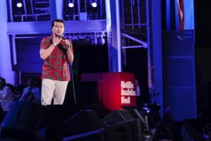 Ronny Chieng Instagram - SETH ROGEN SMOKES THE BOWL @netflixisajoke with @sethrogen, @janellejamescomedy, @ramy, @wilfredburr, @snoopdogg, @postmalone & @lildickygram
📸 THE @candytman