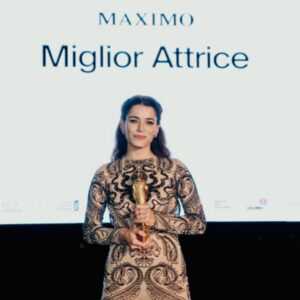 Rosa Diletta Rossi Instagram - Carrellata celebrativa
Carrellata di gratitudine e riconoscenza 

Grazie di cuore a @apaudiovisivi 
Per questo premio così scintillante 

Grazie a @clemart e @taodue e @fiction_mediaset 
Per avermi dato la responsabilità di un ruolo così tenace come quello di Maria Corleone 

Grazie a @mancio78 per avermi scelta e avermi guidata sempre con sensibilità e intelligenza

Grazie a @consuelo.deandreis e @volver.actor 
Per aver sempre creduto in me, per la stima che mi riconosce e per l’enorme affetto 

Ancora grazie all’eccezionale cast 
Alla troupe e ad ogni singolo professionista 
Intervenuto nella creazione di #mariacorleone

Questo premio è di tutti 
È nostro!

Dress @etro 

Jewels @farnesegioielli 

Stylist @stefaniasciortino ed
