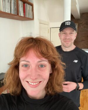 Rose-Aimée Automne T. Morin Instagram - Première course avec ma muse (@mrcndrlprt) et premiers 5 km. Je ne vous gosserai pas avec des stats de jogging, promis. C’est juste un souvenir précieux d’un autre moment où mon chum m’a appris les grands plaisirs du sport.