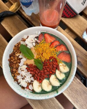 Rose Reid Instagram - mirror pics, recent views, and colorful food from Budapest, Trento, Rome, and Terracina🌲