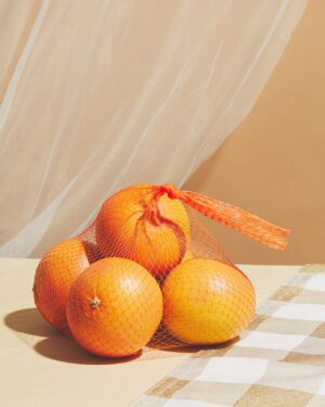 Rose Simard Instagram - CE COCKTAILLLLLLLL !!!
.
C'est maintenant ou jamais si vous voulez essayer ce cocktail COUP DE COEUR ! Les oranges sanguines sont de retour en épicerie, c'est le temps d'en abuser! J'ai filmé un tuto TikTok et je l'ai calé sans faire exprès 🙃
.
🍊 SOUR APEROL ET ORANGE SANGUINE 🍊
- Liqueur amère, Aperol
- Jus d’orange sanguine frais
- Jus de citron frais
- Sirop d’agave
- Blanc d’oeuf
.
RECETTE COMPLÈTE : (sur le site   lien en story)
photo : @kevenpoisson
.
#cocktail #orangesanguine #bloodorange #sour