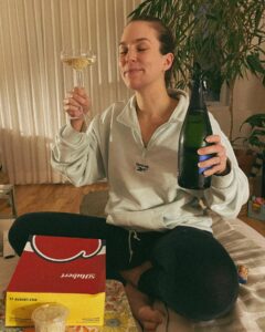 Actress Rose Simard HD Instagram Photos and Wallpapers February 2024