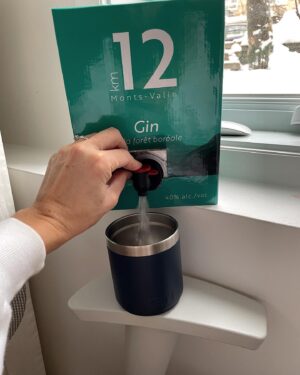 Rose Simard Instagram - In a relationship with : MY GIN”IER” ♥️
.
@distilleriedufjord marry me ! PS. Tous les détails de cette nouveauté/idée de génie sur mon TikTok 
.
#boirelocal #boirelequebec #ginquebecois #km12 #ginier